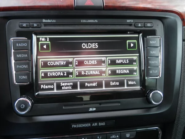 Škoda Superb 2,0TDI CR 125kW 4x4 ELEGANCE - foto 18