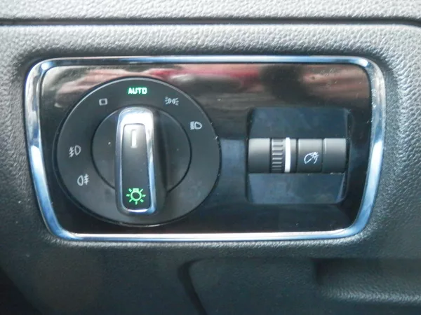 Škoda Superb 2,0TDI CR 125kW 4x4 ELEGANCE - foto 19