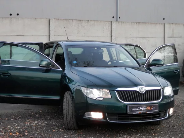Škoda Superb 2,0TDI CR 125kW 4x4 ELEGANCE - foto 25