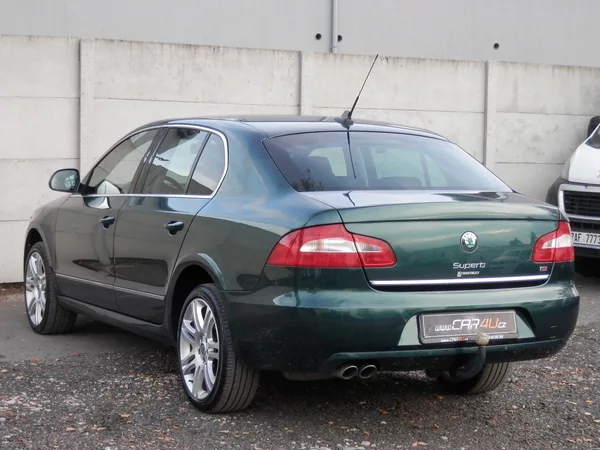 Škoda Superb 2,0TDI CR 125kW 4x4 ELEGANCE - foto 28