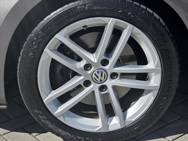Volkswagen Golf 2,0 TDi 135kW DSG GTD ČR 2.maj - foto 18