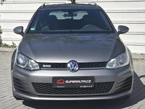 Volkswagen Golf 2,0 TDi 135kW DSG GTD ČR 2.maj - foto 2