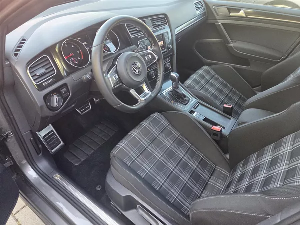 Volkswagen Golf 2,0 TDi 135kW DSG GTD ČR 2.maj - foto 9