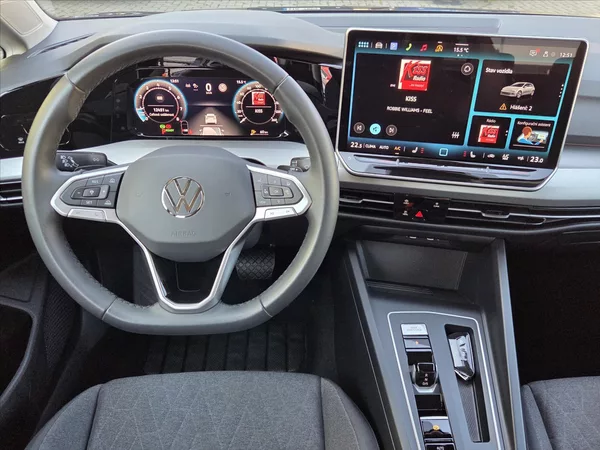Volkswagen Golf 1,5 eTSi 110kW DSG Tov.záruka - foto 13