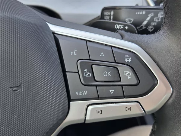 Volkswagen Golf 1,5 eTSi 110kW DSG Tov.záruka - foto 16