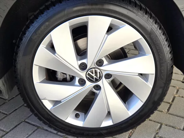Volkswagen Golf 1,5 eTSi 110kW DSG Tov.záruka - foto 21