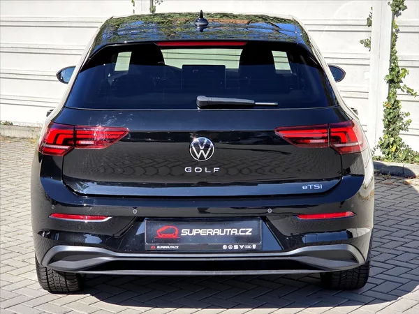 Volkswagen Golf 1,5 eTSi 110kW DSG Tov.záruka - foto 5