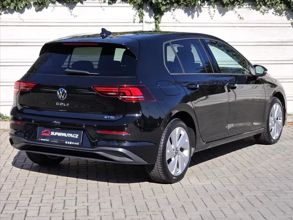 Volkswagen Golf 1,5 eTSi 110kW DSG Tov.záruka - foto 6
