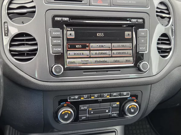 Volkswagen Tiguan 2,0 TDi DSG 4x4 Tažné z. Track - foto 15