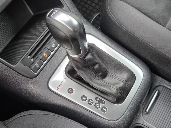 Volkswagen Tiguan 2,0 TDi DSG 4x4 Tažné z. Track - foto 16