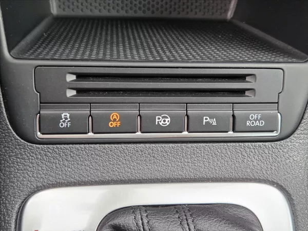 Volkswagen Tiguan 2,0 TDi DSG 4x4 Tažné z. Track - foto 17