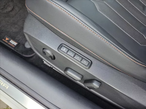 Cupra Formentor 2,0 TSi DSG 4x4 Matrix DCC Zár - foto 10