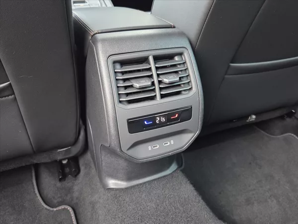 Cupra Formentor 2,0 TSi DSG 4x4 Matrix DCC Zár - foto 12