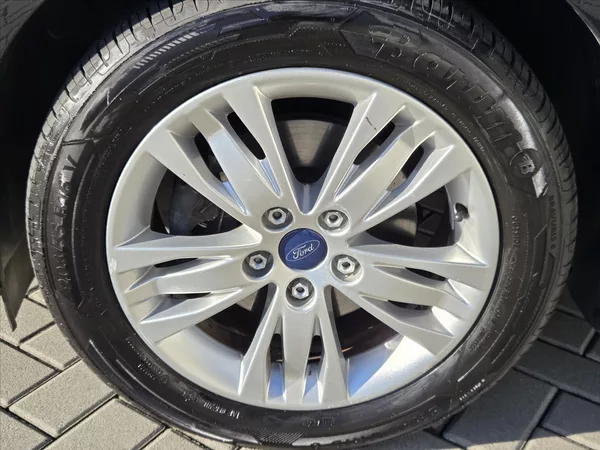 Ford Focus 1,6 Ti-VCT Tažné z. ČR 2.maj 1 - foto 20