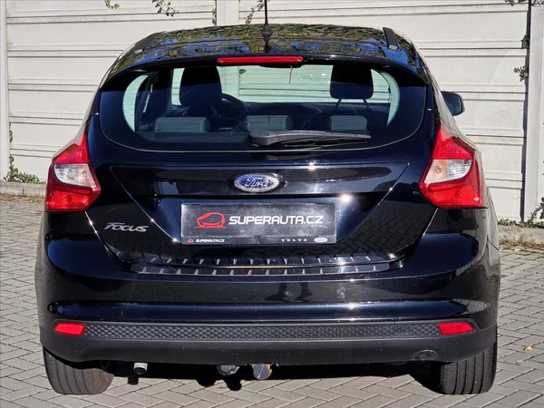 Ford Focus 1,6 Ti-VCT Tažné z. ČR 2.maj 1 - foto 5