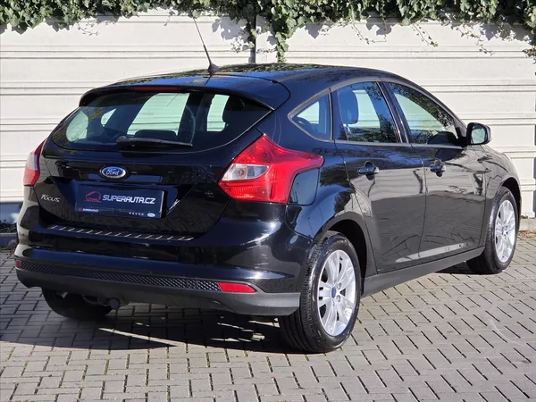 Ford Focus 1,6 Ti-VCT Tažné z. ČR 2.maj 1 - foto 6