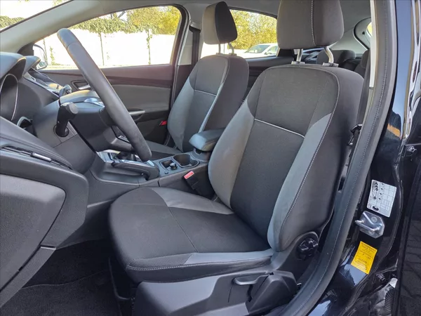 Ford Focus 1,6 Ti-VCT Tažné z. ČR 2.maj 1 - foto 8