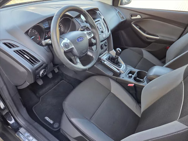 Ford Focus 1,6 Ti-VCT Tažné z. ČR 2.maj 1 - foto 9