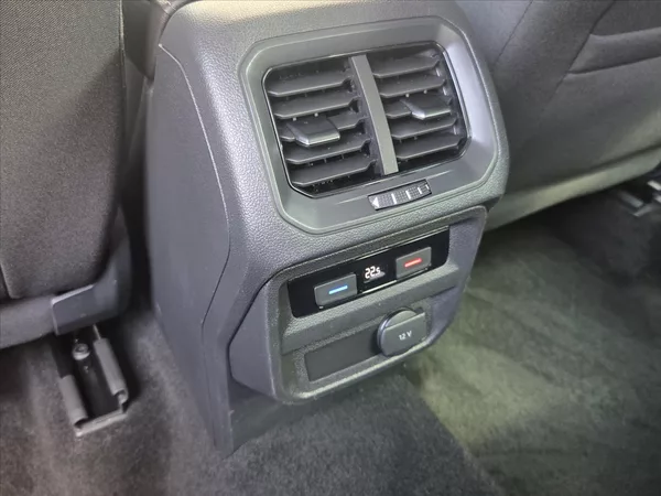 Volkswagen Tiguan 2,0 TDi 4Mot DSG Highline ČR 1 - foto 11