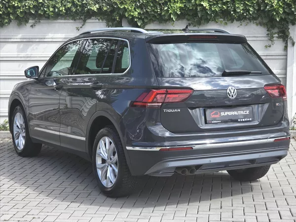 Volkswagen Tiguan 2,0 TDi 4Mot DSG Highline ČR 1 - foto 4