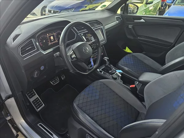 Volkswagen Tiguan 2,0 TSi BT235KW D7 R DPH NAVI - foto 11
