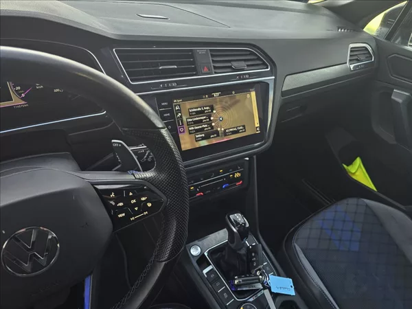 Volkswagen Tiguan 2,0 TSi BT235KW D7 R DPH NAVI - foto 13
