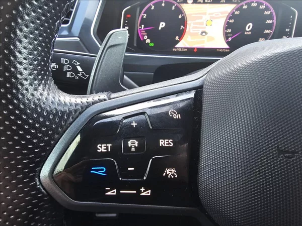 Volkswagen Tiguan 2,0 TSi BT235KW D7 R DPH NAVI - foto 17