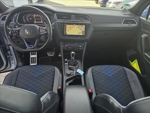 Volkswagen Tiguan 2,0 TSi BT235KW D7 R DPH NAVI - foto 24
