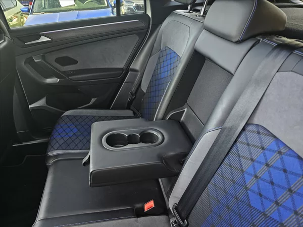 Volkswagen Tiguan 2,0 TSi BT235KW D7 R DPH NAVI - foto 26