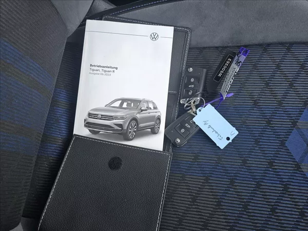 Volkswagen Tiguan 2,0 TSi BT235KW D7 R DPH NAVI - foto 38