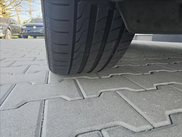 Volkswagen Tiguan 2,0 TSi BT235KW D7 R DPH NAVI - foto 40