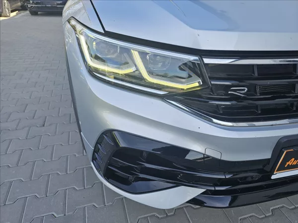 Volkswagen Tiguan 2,0 TSi BT235KW D7 R DPH NAVI - foto 41