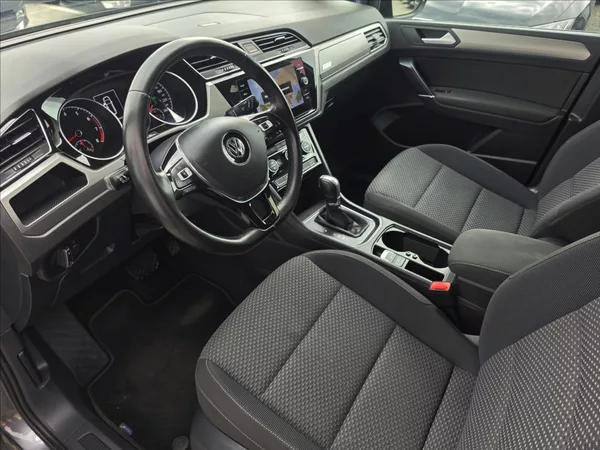 Volkswagen Touran 1,4 TSi 110KW DSG 7 MÍSTNÝ - foto 11