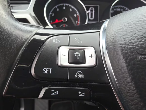 Volkswagen Touran 1,4 TSi 110KW DSG 7 MÍSTNÝ - foto 15