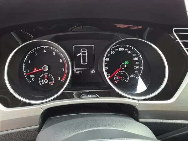Volkswagen Touran 1,4 TSi 110KW DSG 7 MÍSTNÝ - foto 16