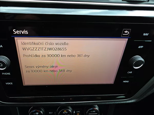 Volkswagen Touran 1,4 TSi 110KW DSG 7 MÍSTNÝ - foto 19