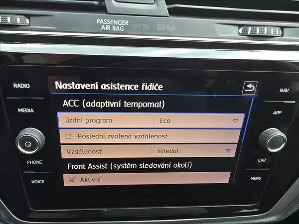 Volkswagen Touran 1,4 TSi 110KW DSG 7 MÍSTNÝ - foto 20