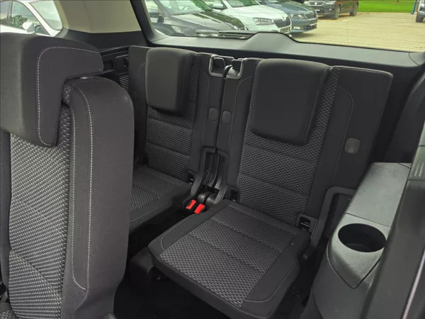 Volkswagen Touran 1,4 TSi 110KW DSG 7 MÍSTNÝ - foto 27