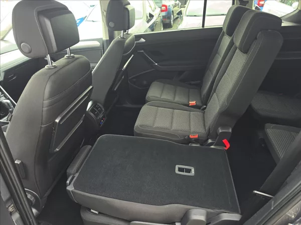 Volkswagen Touran 1,4 TSi 110KW DSG 7 MÍSTNÝ - foto 28