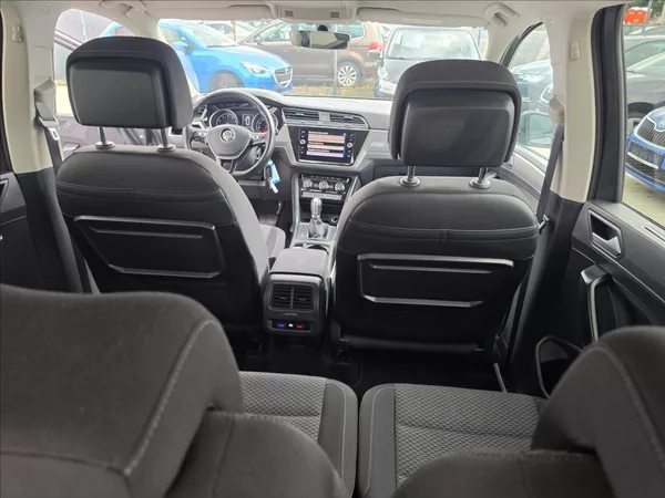 Volkswagen Touran 1,4 TSi 110KW DSG 7 MÍSTNÝ - foto 30