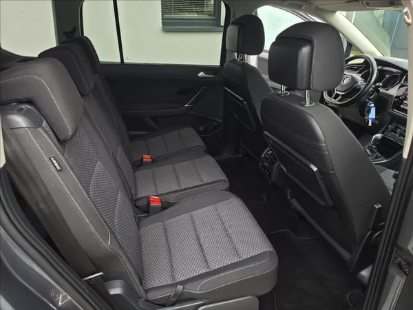Volkswagen Touran 1,4 TSi 110KW DSG 7 MÍSTNÝ - foto 34