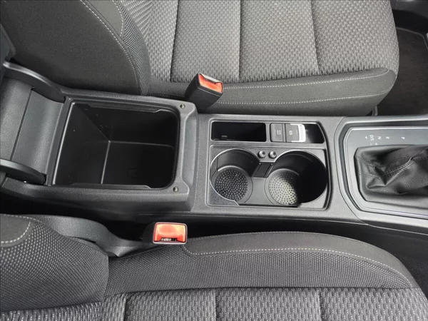 Volkswagen Touran 1,4 TSi 110KW DSG 7 MÍSTNÝ - foto 38