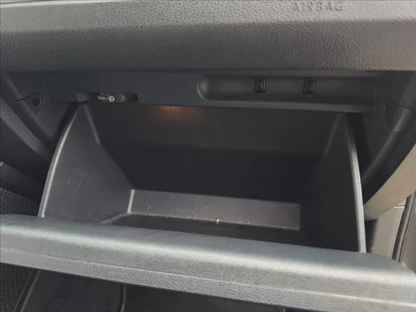 Volkswagen Touran 1,4 TSi 110KW DSG 7 MÍSTNÝ - foto 45