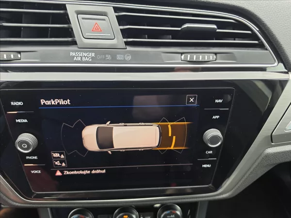 Volkswagen Touran 1,4 TSi 110KW DSG 7 MÍSTNÝ - foto 52