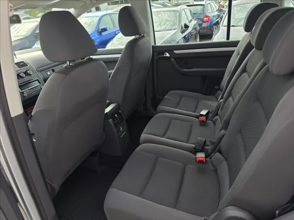 Volkswagen Touran 1,2 TSi 77KW Trend 7 MÍST ALU - foto 24