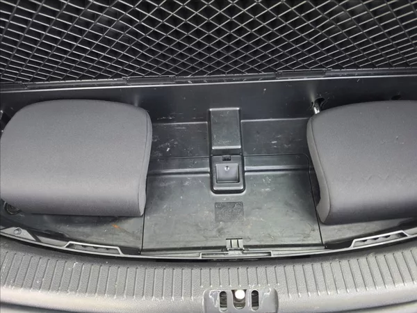 Volkswagen Touran 1,2 TSi 77KW Trend 7 MÍST ALU - foto 26
