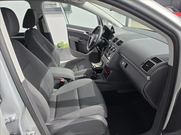 Volkswagen Touran 1,2 TSi 77KW Trend 7 MÍST ALU - foto 28