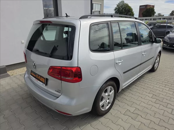Volkswagen Touran 1,2 TSi 77KW Trend 7 MÍST ALU - foto 6