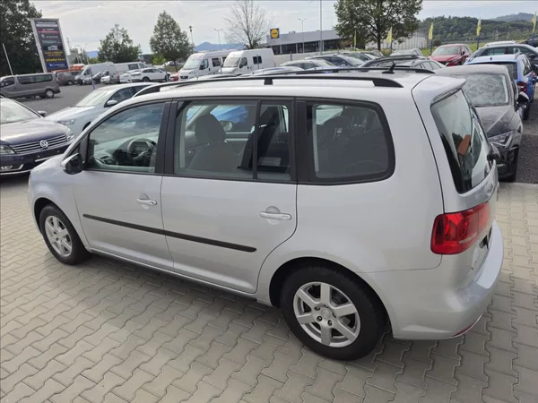 Volkswagen Touran 1,2 TSi 77KW Trend 7 MÍST ALU - foto 9