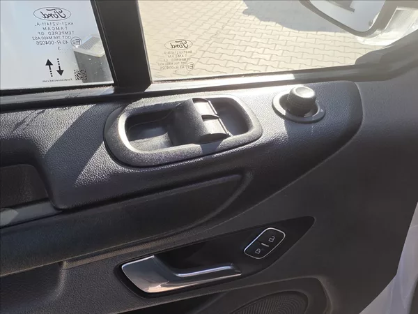 Ford Transit Custom 2,0 TDCi 96KW L2H1 - foto 13